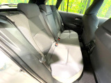 後部座席も気になるようなキズ・汚れやへたり等、大きなダメージはなく、良好な状態です。
