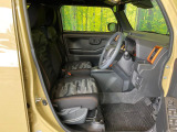 運転席シート廻りは使用感も少なく、良好な状態となっています。丁寧に使われていたことがよくわかりますね。