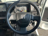 ノーマルなハンドルとなっております!握りやすく長距離運転も快適ですよ〜!