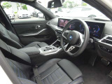 弊社担当営業(BMWプレミアムセレクション一宮)は、BMW社歴が10年以上のスタッフで構成されております。親しみやすい営業スタッフでございますので、お気軽にお問い合わせ頂けましたら幸いでございます。
