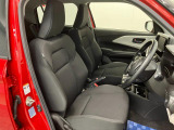 【フロントシート】さまざまな体格の方が快適に運転ができるよう配慮したシートになっております。
