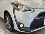 【LEDヘッドライト】悪天候や夜間走行時も良好な視界を確保し安心して運転できる高輝度LEDヘッドライトを装備!点灯速度が早く、消費電力も抑えられています。