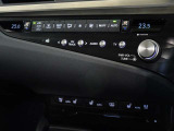 運転席・助手席にシートヒーター・シートクーラーが装備されております。