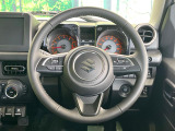 【純正革巻きステアリング】上質な革を使用することで、手にしっかり馴染みとても運転しやすいハンドルです♪