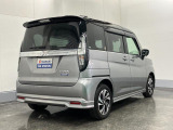 右斜め後ろからのフォルム!ボックス型で車体全体を把握しやすく運転しやすそうですね♪