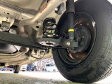 お車を安心してお乗りいただく為には、足回りの定期点検が欠かせません。サービスサポート(有償保証)では無料点検もご提供しており、安心のカーライフをお過ごしいただけるサポート体制が整っています。