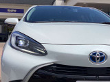 LEDヘッドライトは、本当に明るくて安全です。暗い夜道からお客様を守ってくれます。運転しやすいですし、自慢にもなるかも?黄色いハロゲンライトと見比べてください。