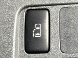 【パワースライドドア】スマートキーや運転席のスイッチでスライドドアの開閉が可能♪電動だから力を入れてドアを開ける必要が無く、小さいお子様でも、重い荷物を持っている時もラクに開け閉めできます♪