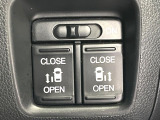 【両側パワースライドドア】スマートキーや運転席のスイッチで後席両側スライドドアの開閉が可能♪電動だから力を入れてドアを開ける必要が無く、小さなお子様でも簡単に開け閉めでき快適です♪