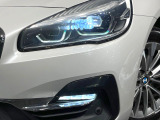 ●LEDヘッドライト:夜間走行時も良好な視界を確保し安心して運転できる高輝度LEDヘッドライトを装備!点灯速度が早く、消費電力も抑えられています。