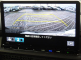 ★バックモニター搭載★ バック時目視しにくいクルマの周囲をカメラで映し出し、安全・安心駐車をサポート♪バックの苦手な方も後ろがハッキリ見えるので安心です☆