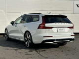 北欧流のラグジュアリーを体現したV60。伝統的なスカンジナビアン・デザインを継承しながら、躍動感にあふれ優雅な雰囲気を身にまとう、新しい潮流を具現化したスタイリングです。