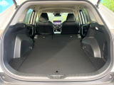 後席を格納すると、これだけの広さが!シーンに合わせたシートアレンジで、大きな荷物も積むことが出来ます♪