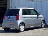 バックカメラが付いているのでバックでの車庫入れも安心です。