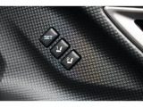 運転席のシートポジションメモリー機能は、登録済みの運転者と交代しても、シートポジションの変更の手間がかかりません。