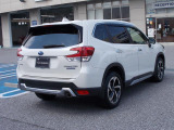 SUBARU認定U-Car、SUBARU認定U-Car Premiamには2年間、Value Choiceには1年間の走行距離無制限「SUBARUあんしん保証」が付きます。延長メニュー「SUBARUあんしん保証ロング」もご用意しております。