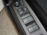 電動格納式ドアミラー・パワーウインドウを装備しています。