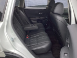 セカンドシートです!!ベンチシートになってますので、お二人の乗車ですとゆったり座って頂けますよ!!