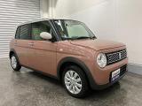 車内は内装デザインやインテリアがお部屋のような落ち着きのある空間