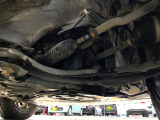 お車を安心してお乗りいただく為には、足回りの定期点検が欠かせません。サービスサポート(有償保証)では無料点検もご提供しており、安心のカーライフをお過ごしいただけるサポート体制が整っています。