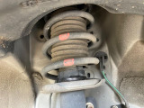 お車を安心してお乗りいただく為には、足回りの定期点検が欠かせません。サービスサポート(有償保証)では無料点検もご提供しており、安心のカーライフをお過ごしいただけるサポート体制が整っています。