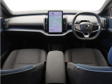 ドライバー・ディスプレイとセンターディスプレイを、12.3インチのタブレットに集約しました。運転操作に必要な情報とよく使う機能のコントロールボタンを、同一画面内にわかりやすく表示させることができます。
