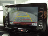 バックガイドモニターで、後方を確認しながら安心して駐車することができます。運転初心者も熟練者も必須の機能ですよ!