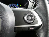 【便利装備】クルーズコントロールスイッチ☆希望の車速で定速走行する事ができます。高速道路を走る時に便利な機能です※設定速度には制限があります。