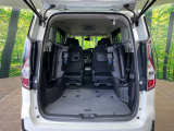 普段のお買い物や通勤、送迎等に十分な荷室スペースを確保しております。セカンドシートを倒すと、大きな荷物の積載も可能です♪