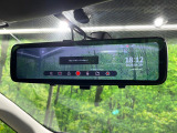 【デジタルインナーミラー】後席の大きな荷物や同乗者で後方が確認しづらい時でも安心!カメラが撮影した車両後方の映像をルームミラー内に表示。クリアな視界で状況の確認が可能です!