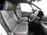 ゆったり室内で運転もしやすいです♪使い勝手の良い配置も考えられています!!