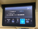 【フリップダウンモニター】大画面モニターで後席でもエンタメをお楽しみいただけます。小さなお子様にも大人気の装備です♪