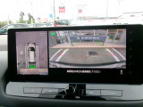 アラウンドビューモニター。空の上から見下ろすような視点でスムース駐車。