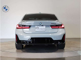 【認定中古車保証】BMW認定中古車は保証も充実しております。2年間もしくは、1年間の保証に加え、最大4年間までの保証延長も可能でございます(対象車種限定)!充実の保証で、安心してお車をご利用いただけます!
