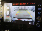 後方の見える安心をお届けするバックモニター付:バックするときのアシストラインもあって楽々バック!車庫入れや縦列駐車をサポートし、苦手な駐車も安心です!今やもう手放せない装備ですネ♪