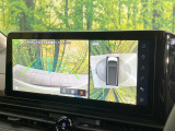 【アラウンドビューモニター】専用のカメラにより、上から見下ろしたような視点で360度クルマの周囲を確認することができます☆死角部分も確認しやすく、狭い場所での切り返しや駐車もスムーズに行えます。