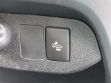 衝突回避支援パッケージ「Toyota Safety Sense」において、昼間の歩行者も検知対象に加えた「プリクラッシュセーフティ(レーザーレーダー+単眼カメラ)」を採用しています。