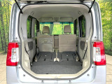 後席を格納すると、これだけの広さが!シーンに合わせたシートアレンジで、大きな荷物も積むことが出来ます♪