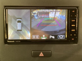 狭い場所での駐車やすれ違いなどでより的確な運転操作に役立つ360&deg;ビューモニターが装備されています。