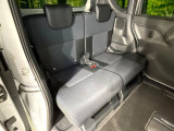 後部座席も気になるようなキズ・汚れやへたり等、大きなダメージはなく、良好な状態です。