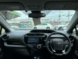 すっきりとまとめられたインパネ周り。運転操作もしやすいです。取り回しの良さで普段のお買い物からレジャーまでピッタリの車ですよ。