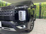 【LEDヘッドライト】悪天候や夜間走行時も良好な視界を確保し安心して運転できる高輝度LEDヘッドライトを装備!点灯速度が早く、消費電力も抑えられています。
