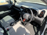 フランス車ならではのオシャレな内装がオススメです!