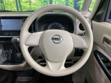 インテリアに合わせたデザインのステアリングは、運転される方のことも考え、運転しやすい形状、大きさです。是非一度、実際に触ってお確かめください。