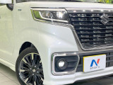 【LEDヘッドライト】悪天候や夜間走行時も良好な視界を確保し安心して運転できる高輝度LEDヘッドライトを装備!点灯速度が早く、消費電力も抑えられています。