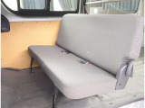 このお車の魅力は運転席だけではありません!!リア席もございます。ぜひ一度ご来店の上、体感してみてください!!