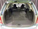 普段のお買い物や通勤、送迎等に十分な荷室スペースを確保しております。セカンドシートを倒すと、大きな荷物の積載も可能です♪