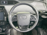【純正革巻きステアリング】上質な革を使用することで、手にしっかり馴染みとても運転しやすいハンドルです♪