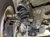お車を安心してお乗りいただく為には、足回りの定期点検が欠かせません。サービスサポート(有償保証)では無料点検もご提供しており、安心のカーライフをお過ごしいただけるサポート体制が整っています。