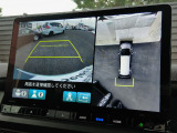 マルチビューカメラシステム:目視しにくい車の周囲を映像で確認できます。駐車時や見通しの悪い交差点など、死角をナビ画面に映し出し、安心感を高めます。